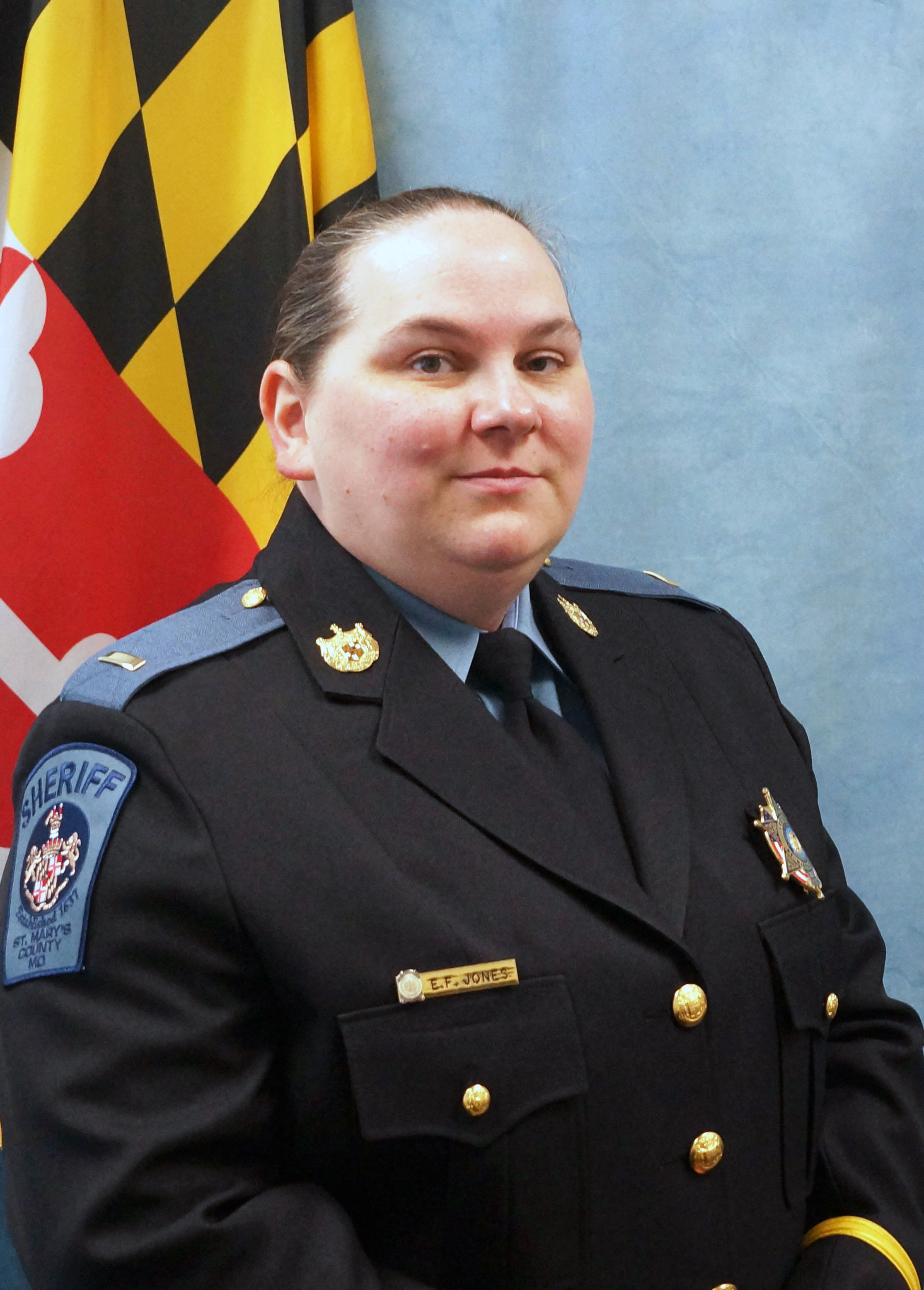 Liutenant Eva Jones, Assistant Commander of Special Operations